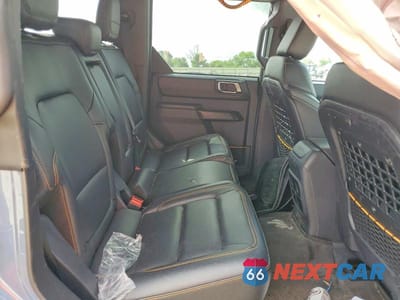 Zdjęcie 10 z 12 samochodu: 2024 FORD BRONCO BADLANDS VIN:1FMEE9BP9RLA72585 - miniatura