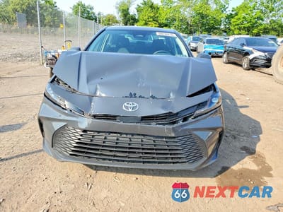 Piąte zdjęcie samochodu w środku: 2025 TOYOTA CAMRY LE VIN:4T1DAACK8SU045017 - miniatura