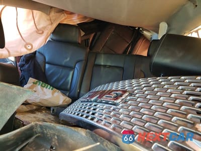 Zdjęcie 10 z 13 samochodu: 2018 GMC YUKON XL K1500 SLT VIN:1GKS2GKC5JR328793 - miniatura