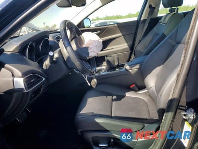Zdjęcie 7 z 12 samochodu: 2019 JAGUAR XE PREMIUM VIN:SAJAD4FX7KCP44587 - miniatura