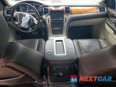 Zdjęcie 8 z 13 samochodu: 2011 CADILLAC ESCALADE ESV PLATINUM VIN:1GYS4KEF8BR260418 - miniatura