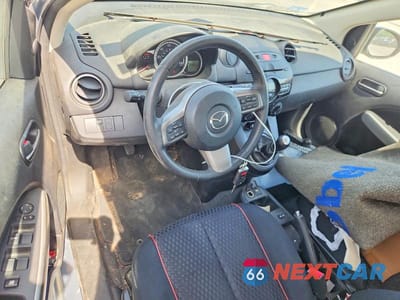 Zdjęcie 8 z 12 samochodu: 2013 MAZDA MAZDA2 VIN:JM1DE1LZ5D0153823 - miniatura