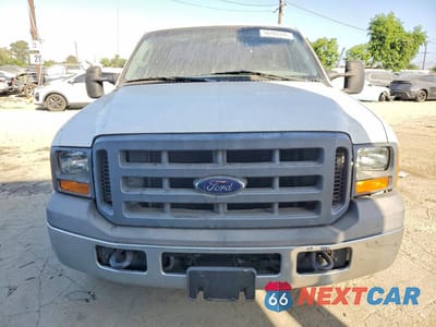 Piąte zdjęcie samochodu w środku: 2005 FORD F250 SUPER DUTY VIN:1FTSX20515EC09222 - miniatura