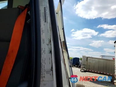 Zdjęcie 10 z 10 samochodu: 2026 VOLVO VNR VIN:4V4WC9DH8TN713536 - miniatura