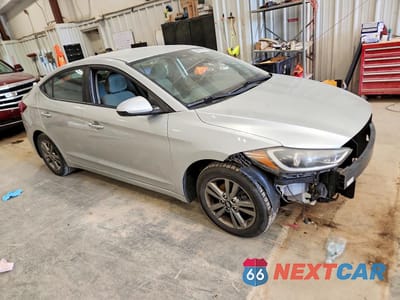 Czwarte zdjęcie samochodu z boku: 2017 HYUNDAI ELANTRA SE VIN:5NPD84LF0HH114449 - miniatura
