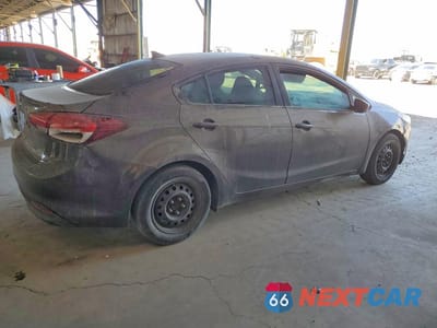 Trzecie zdjęcie samochodu z tyłu: 2017 KIA FORTE LX VIN:3KPFK4A78HE055158 - miniatura