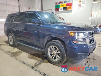 Czwarte zdjęcie samochodu z boku: 2017 CHEVROLET TAHOE K1500 VIN:1GNSKEEC3HR203367 - miniatura