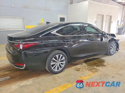 Trzecie zdjęcie samochodu z tyłu: 2021 LEXUS ES 250 BASE VIN:58AC11D10MU005771 - miniatura