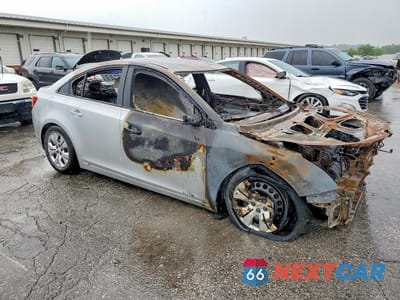 Czwarte zdjęcie samochodu z boku: 2013 CHEVROLET CRUZE LS VIN:1G1PA5SH7D7169322 - miniatura