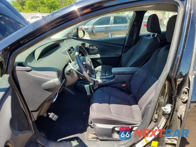 Zdjęcie 7 z 12 samochodu: 2016 TOYOTA PRIUS TWO ECO VIN:JTDKARFU2G3020201 - miniatura