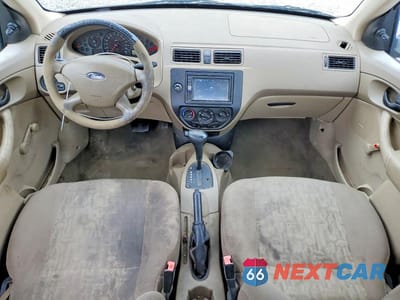 Zdjęcie 8 z 12 samochodu: 2005 FORD FOCUS ZX4 VIN:1FAFP34N55W118942 - miniatura