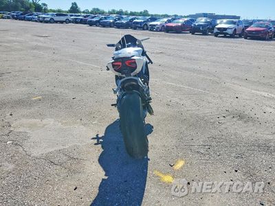 Czwarte zdjęcie samochodu z boku: 2013 DUCATI SUPERBIKE 1199 PANIGALE VIN:ZDM14BPW4DB011614 - miniatura