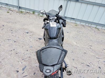 Zdjęcie 6 z 9 samochodu: 2015 YAMAHA YZFR3 VIN:MH3RH06Y1FK009138 - miniatura