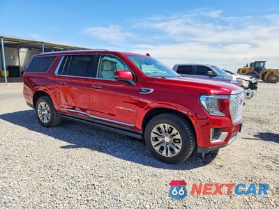 Czwarte zdjęcie samochodu z boku: 2021 GMC YUKON XL DENALI VIN:1GKS2JKL7MR199294 - miniatura