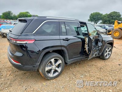 Trzecie zdjęcie samochodu z tyłu: 2022 JEEP GRAND CHEROKEE LIMITED 4XE VIN:1C4RJYB62N8726424 - miniatura