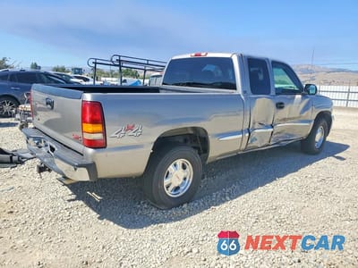Trzecie zdjęcie samochodu z tyłu: 2001 GMC NEW SIERRA K1500 VIN:2GTEK19T911116936 - miniatura
