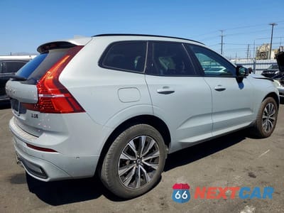 Trzecie zdjęcie samochodu z tyłu: 2024 VOLVO XC60 PLUS VIN:YV4L12RL6R1716280 - miniatura