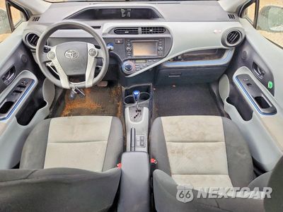 Zdjęcie 8 z 12 samochodu: 2012 TOYOTA PRIUS C THREE VIN:JTDKDTB32C1509477 - miniatura