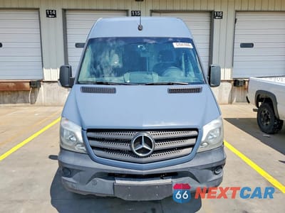 Piąte zdjęcie samochodu w środku: 2018 MERCEDES-BENZ SPRINTER 2500 VIN:WD3PE7CD2JP623436 - miniatura