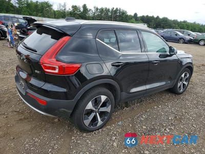 Trzecie zdjęcie samochodu z tyłu: 2023 VOLVO XC40 PLUS VIN:YV4L12UN1P2943134 - miniatura