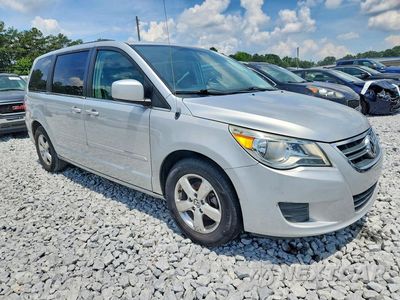 Czwarte zdjęcie samochodu z boku: 2011 VOLKSWAGEN ROUTAN SEL VIN:2V4RW5DGXBR750188 - miniatura