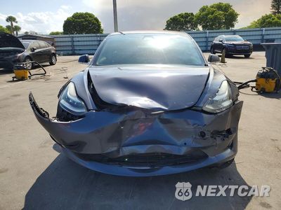 Piąte zdjęcie samochodu w środku: 2019 TESLA MODEL 3 VIN:5YJ3E1EB3KF209588 - miniatura