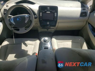 Zdjęcie 8 z 12 samochodu: 2011 NISSAN LEAF SV VIN:JN1AZ0CP5BT000616 - miniatura