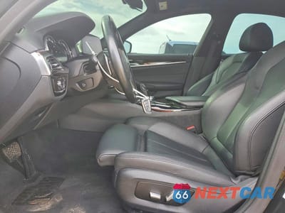 Zdjęcie 7 z 12 samochodu: 2019 BMW 530 I VIN:WBAJA5C50KWA57935 - miniatura