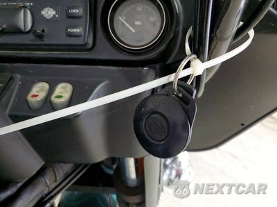 Zdjęcie 8 z 9 samochodu: 2002 HARLEY-DAVIDSON FLHTCUI VIN:1HD1FCW142Y617974 - miniatura