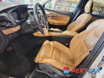 Zdjęcie 7 z 13 samochodu: 2016 VOLVO XC90 T6 VIN:YV4A22PL9G1014474 - miniatura