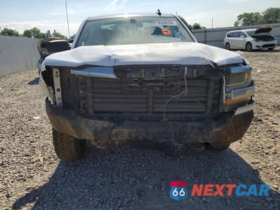 Piąte zdjęcie samochodu w środku: 2017 CHEVROLET SILVERADO K1500 VIN:1GCNKNEH2HZ391199 - miniatura