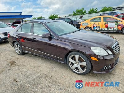 Czwarte zdjęcie samochodu z boku: 2010 MERCEDES-BENZ E 350 4MATIC VIN:WDDHF8HB2AA114542 - miniatura