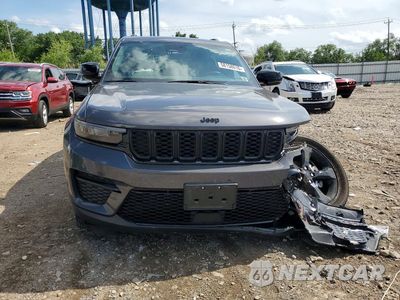 Piąte zdjęcie samochodu w środku: 2024 JEEP GRAND CHEROKEE LAREDO VIN:1C4RJHAG7RC214784 - miniatura
