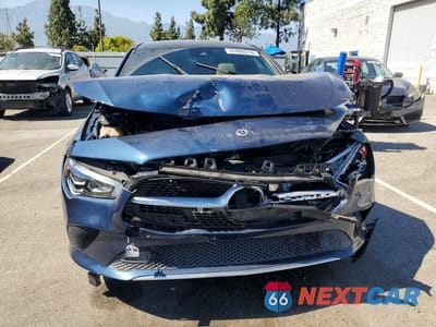 Piąte zdjęcie samochodu w środku: 2022 MERCEDES-BENZ CLA 250 VIN:W1K5J4GB7NN250594 - miniatura