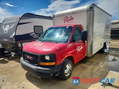 2014 GMC SAVANA BOX TRUCK 1GD374CG9E1907061 - główne zdjęcie licytacji z USA - miniatura