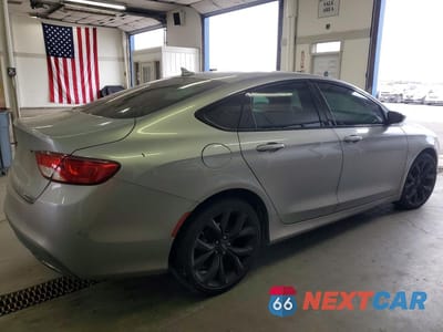 Trzecie zdjęcie samochodu z tyłu: 2015 CHRYSLER 200 S VIN:1C3CCCBBXFN529296 - miniatura