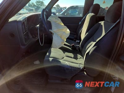 Zdjęcie 7 z 13 samochodu: 2004 CHEVROLET SILVERADO K1500 VIN:2GCEK19T841269439 - miniatura