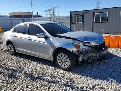 Czwarte zdjęcie samochodu z boku: 2009 HONDA ACCORD LX VIN:1HGCP26389A000147 - miniatura