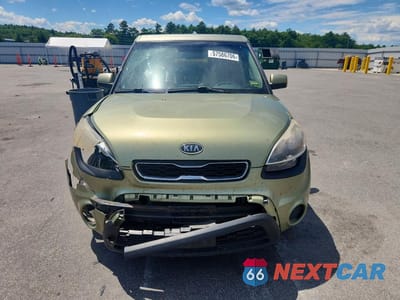 Piąte zdjęcie samochodu w środku: 2012 KIA SOUL BASE VIN:KNDJT2A57C7471186 - miniatura