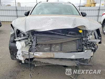 Piąte zdjęcie samochodu w środku: 2025 VOLVO XC40 ULTRA VIN:YV4L12UM9S2478473 - miniatura