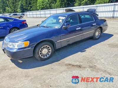 2001 LINCOLN TOWN CAR SIGNATURE 1LNHM82W51Y612622 - główne zdjęcie licytacji z USA - miniatura