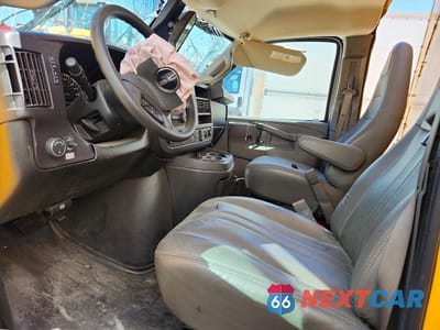 Zdjęcie 7 z 12 samochodu: 2022 GMC SAVANA BOX TRUCK VIN:7GZ37TC73NN005144 - miniatura