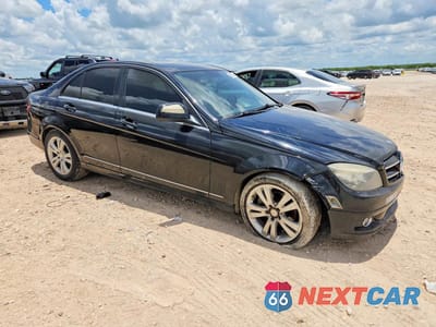 Czwarte zdjęcie samochodu z boku: 2009 MERCEDES-BENZ C 300 VIN:WDDGF54X79R045825 - miniatura