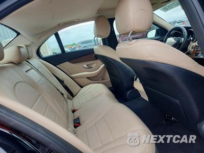 Zdjęcie 10 z 12 samochodu: 2019 MERCEDES-BENZ C 300 4MATIC VIN:55SWF8EB5KU293267 - miniatura