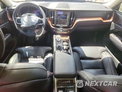 Zdjęcie 8 z 12 samochodu: 2023 VOLVO XC60 ULTIMATE VIN:YV4062RX1P1364133 - miniatura