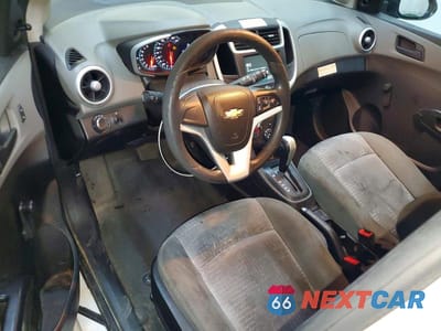 Zdjęcie 8 z 12 samochodu: 2017 CHEVROLET SONIC VIN:1G1JG6SH9H4153298 - miniatura