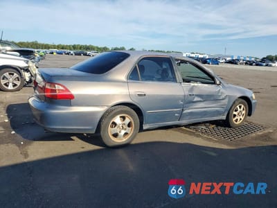 Trzecie zdjęcie samochodu z tyłu: 1999 HONDA ACCORD LX VIN:1HGCG5640XA061905 - miniatura