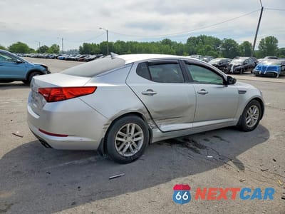 Trzecie zdjęcie samochodu z tyłu: 2013 KIA OPTIMA LX VIN:KNAGM4A78D5440012 - miniatura