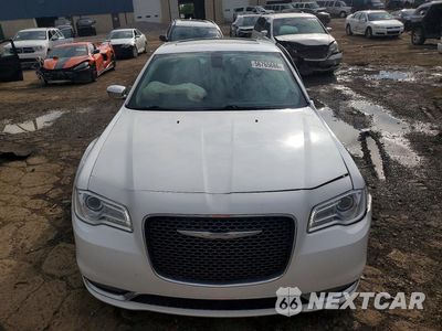 Piąte zdjęcie samochodu w środku: 2015 CHRYSLER 300C VIN:2C3CCAKG9FH793263 - miniatura