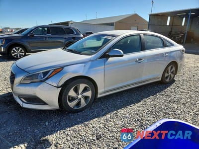 2017 HYUNDAI SONATA HYBRID LIMITED KMHE34L14HA050250 - główne zdjęcie licytacji z USA - miniatura